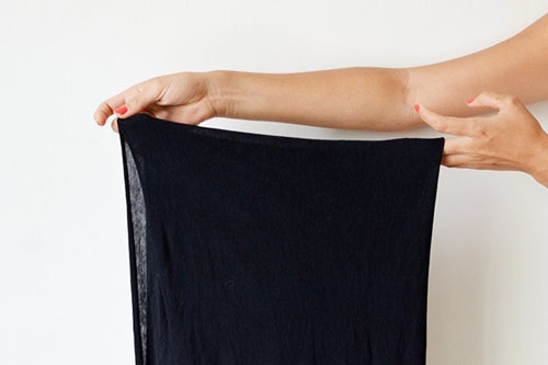 Cách làm váy ôm từ khăn choàng