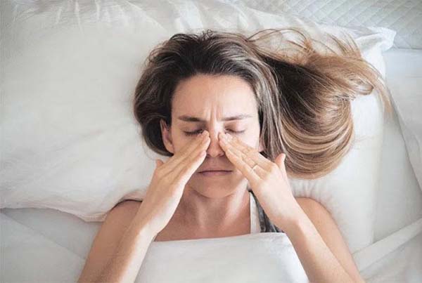 nghẹt mũi khi ngủ