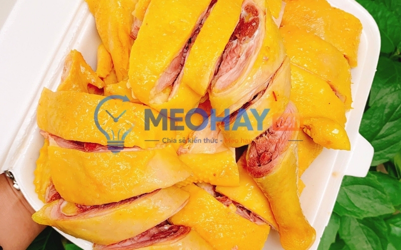 Gà ủ muối hoa tiêu thơm ngon béo ngậy